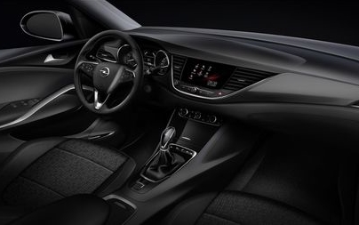 Opel alarga a gama Grandland X com vers&otilde;es Ultimate e IntelliGrip